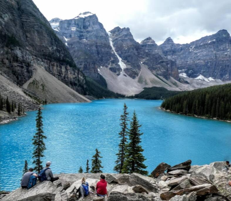 Immersed In The Scenery Of Canmore Exterior photo